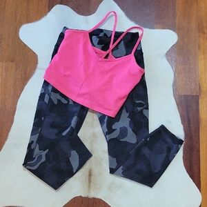 Athleta Black & Gray Camo Leggings/Pants S